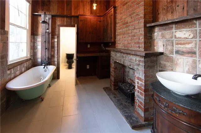 $1,995 | 607 Elysian Fields Avenue, New Orleans, LA 70117