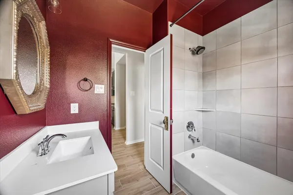 $2,800 | 3738 Amoroso Drive, Iowa Colony, TX 77583