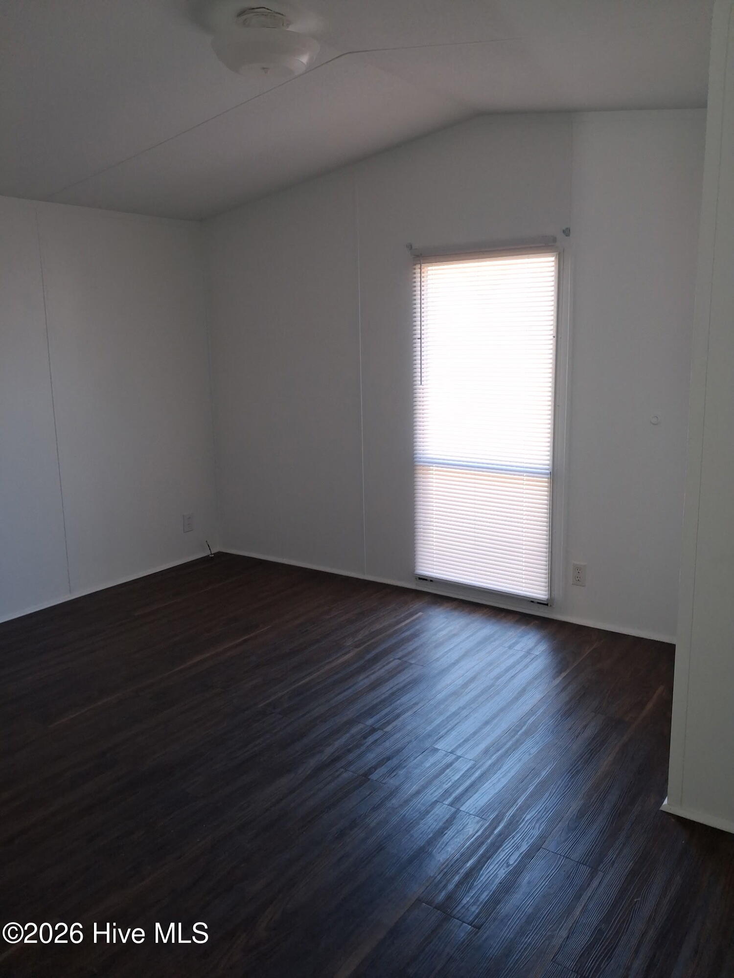 1333 Blue Creek Road, Unit 16 Jacksonville, NC 28540 - Photo 3 of 8 0f6f02b2-0762-49b8-9ebc-c81bc607bc1b