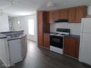 1333 Blue Creek Road, Unit 16 Jacksonville, NC 28540 - Photo 4 of 8 5c27d4f8-8579-441b-bc37-22ef76d112ee