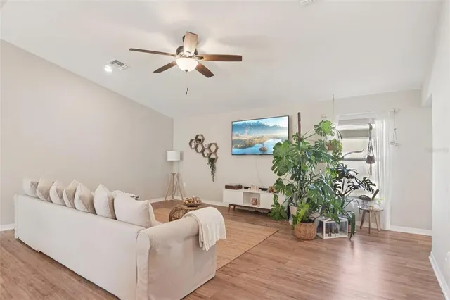 $300,000 | 523 Valentina Lane, Auburndale, FL 33823