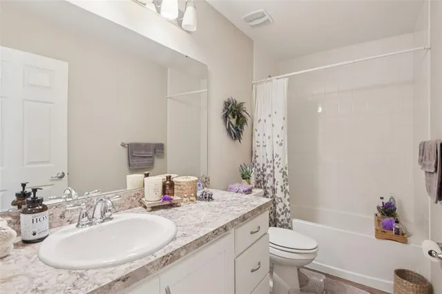 $300,000 | 523 Valentina Lane, Auburndale, FL 33823