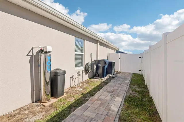 $300,000 | 523 Valentina Lane, Auburndale, FL 33823