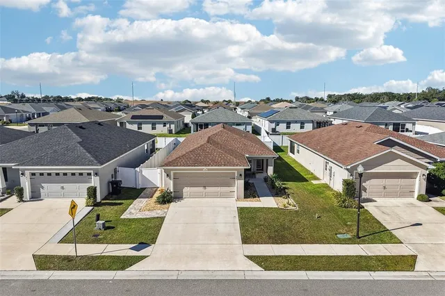 $300,000 | 523 Valentina Lane, Auburndale, FL 33823