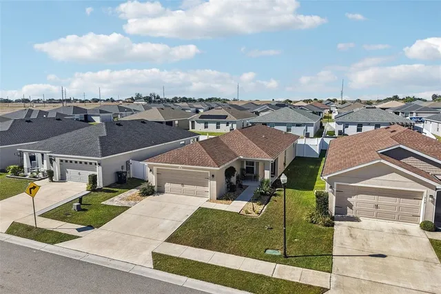 $300,000 | 523 Valentina Lane, Auburndale, FL 33823