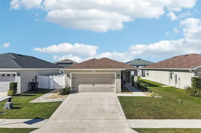 $300,000 | 523 Valentina Lane, Auburndale, FL 33823
