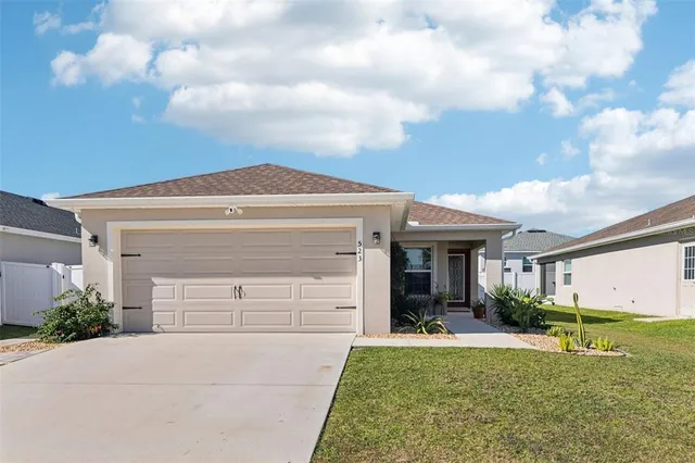 $300,000 | 523 Valentina Lane, Auburndale, FL 33823