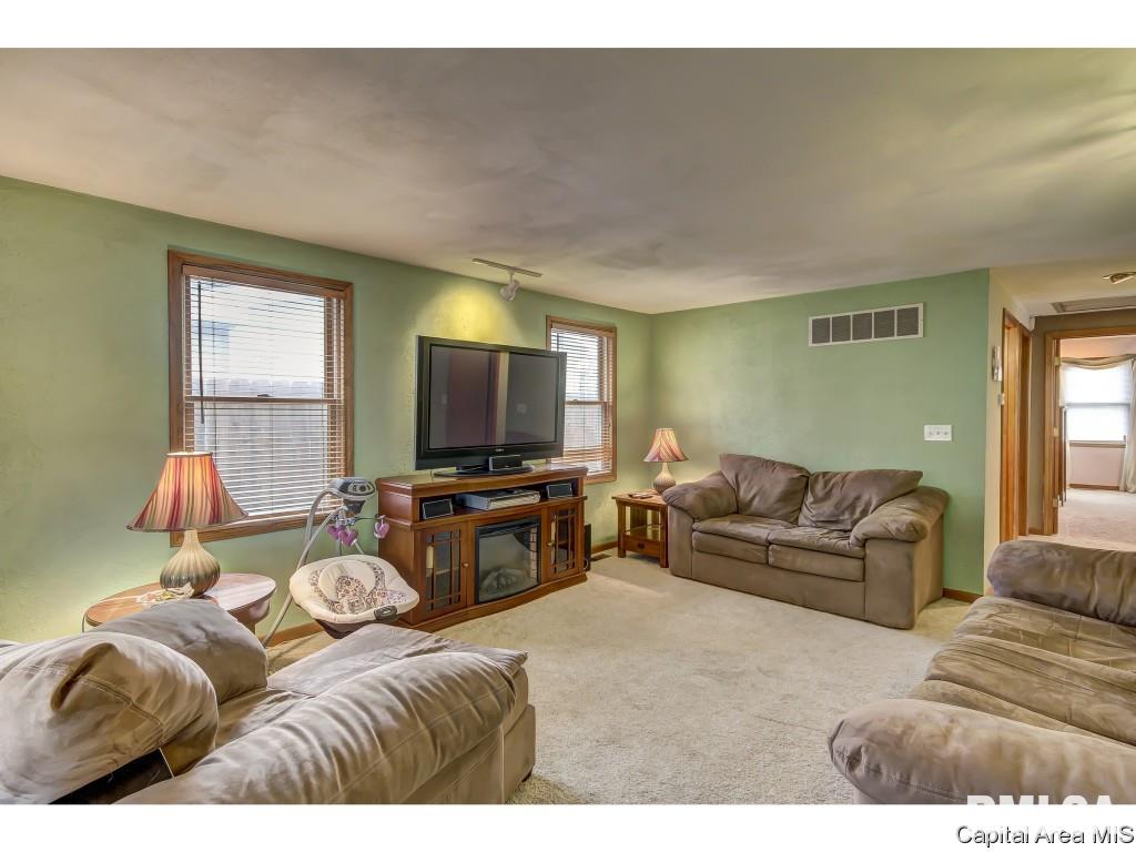 3102 South Allis Street Springfield, IL 62703 - Photo 3 of 36