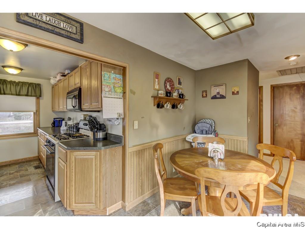 3102 South Allis Street Springfield, IL 62703 - Photo 9 of 36