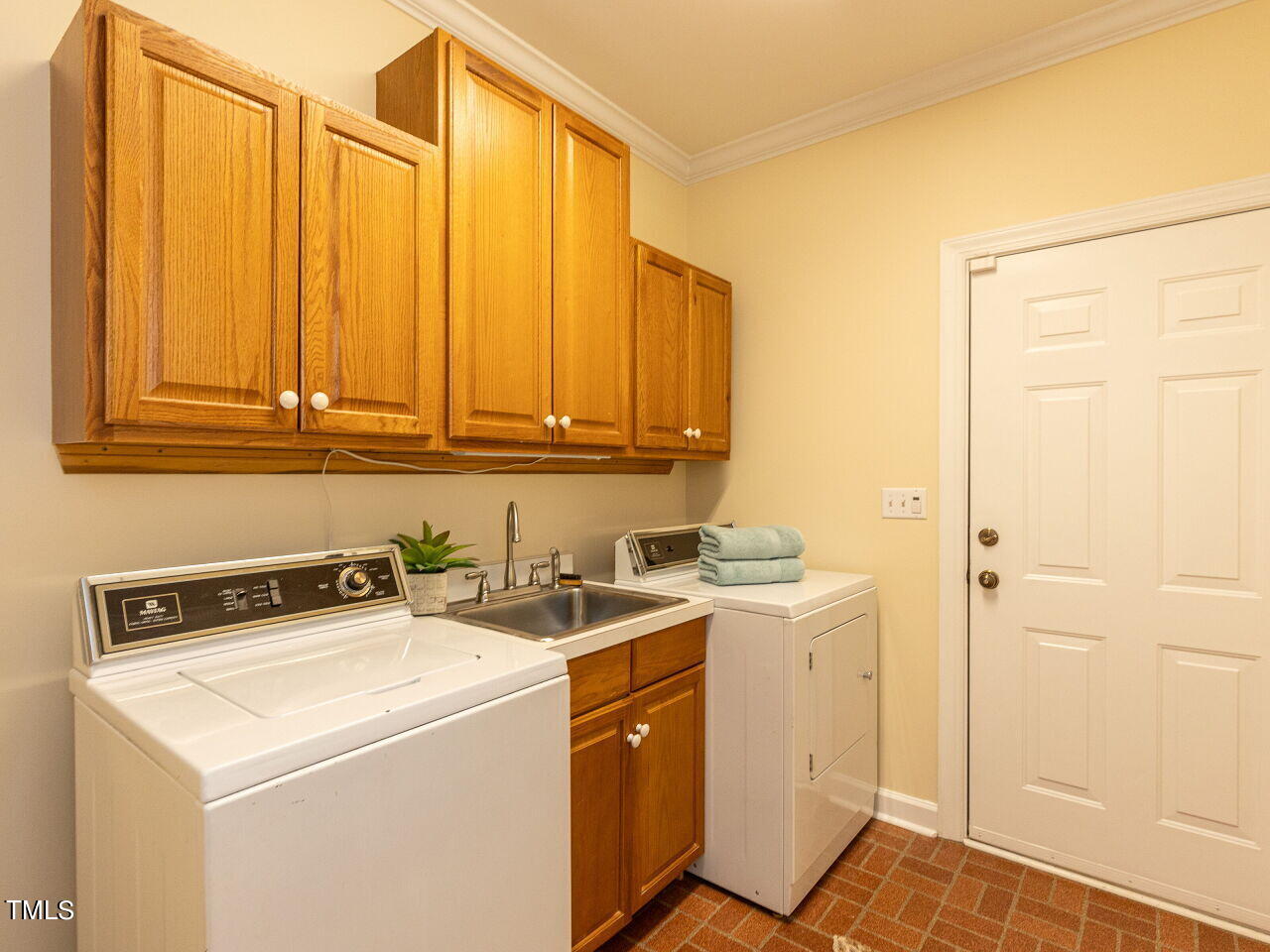 5121 Salem Ridge Road Holly Springs, NC 27540 - Photo 18 of 48 030-1280x960-laundry-mudroom
