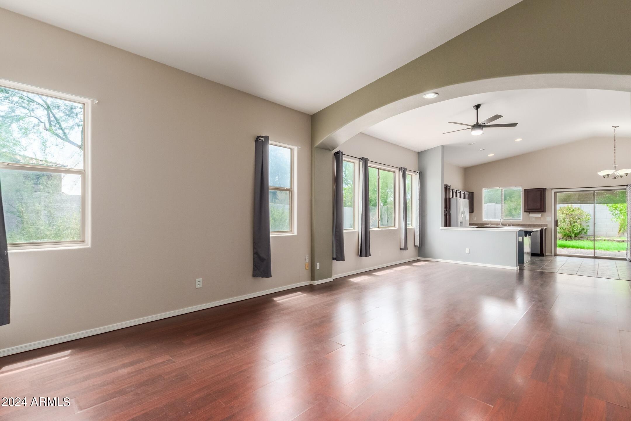 4004 East Ironhorse Road Gilbert, AZ 85297 - Photo 6 of 53 item_17 (1)