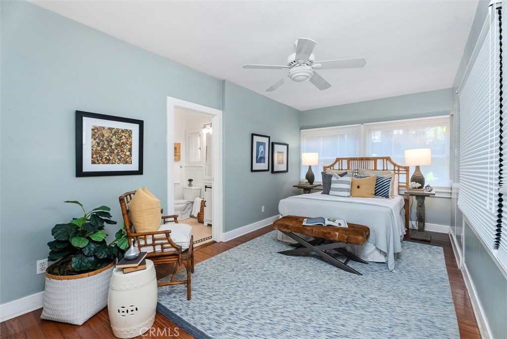 287 Myrtle Street Laguna Beach, CA 92651 - Photo 14 of 50 a living room with furniture and a chandelier