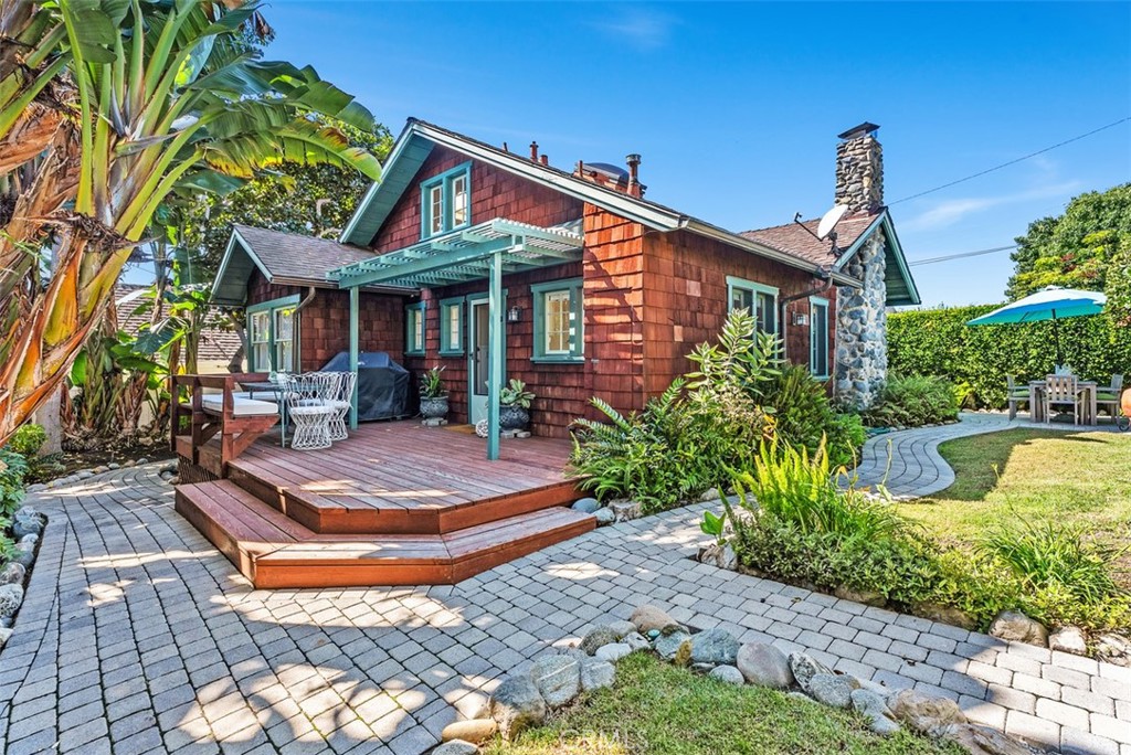 287 Myrtle Street Laguna Beach, CA 92651 - Photo 16 of 50 a view of a house with swimming pool and sitting area