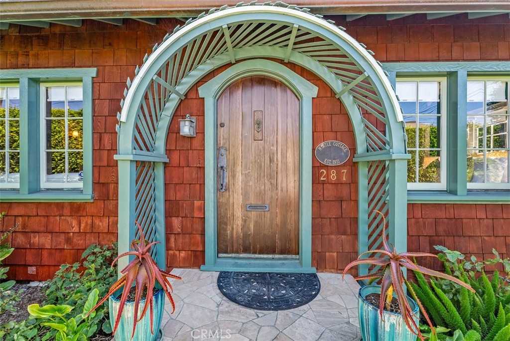 287 Myrtle Street Laguna Beach, CA 92651 - Photo 2 of 50