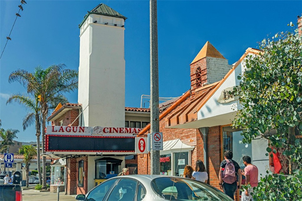 287 Myrtle Street Laguna Beach, CA 92651 - Photo 35 of 50 a front view of a building with street
