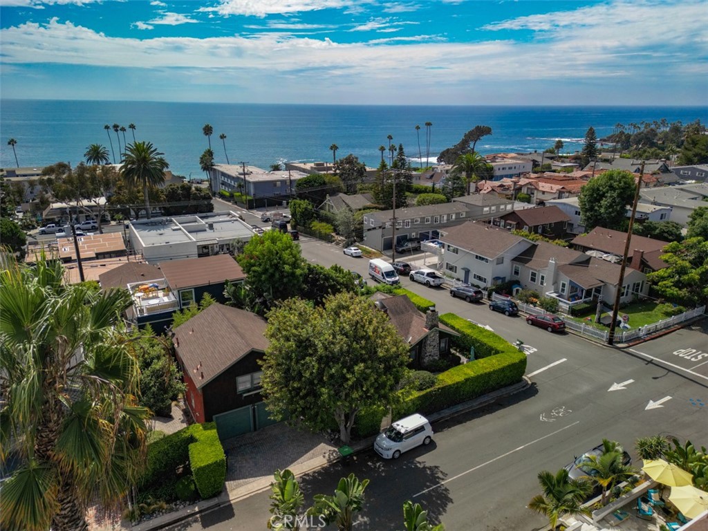 287 Myrtle Street Laguna Beach, CA 92651 - Photo 45 of 50 an aerial view of multiple houses with yard