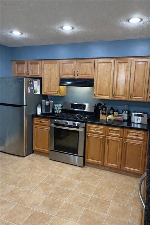 63 Capwell Avenue Woonsocket, RI 02895 - Photo 4 of 28