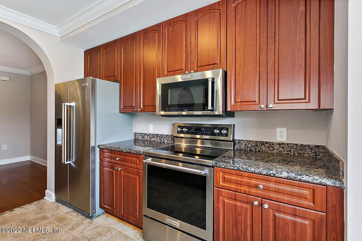 9745 Touchton Road, Unit 3104 Jacksonville, FL 32246 - Photo 7 of 18 Kitchen