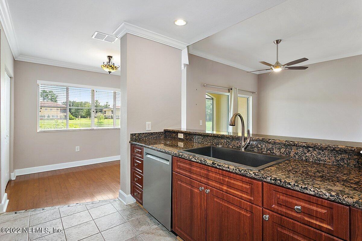 9745 Touchton Road, Unit 3104 Jacksonville, FL 32246 - Photo 8 of 18 Kitchen 2
