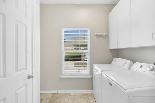 a view of utility room with washer and dryer