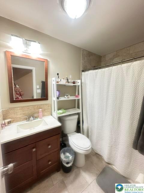 2858 Klein Street Allentown, PA 18103 - Photo 10 of 17 2nd Floor Full Bath
