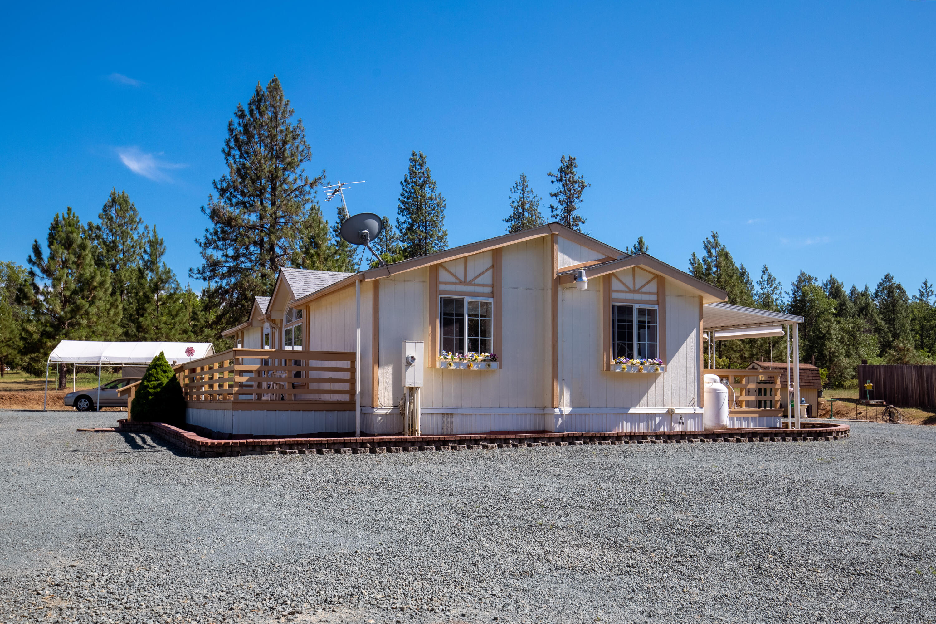 2591 Merlin Road Grants Pass, OR 97526 - Photo 23 of 27 2591MerlinRd-21