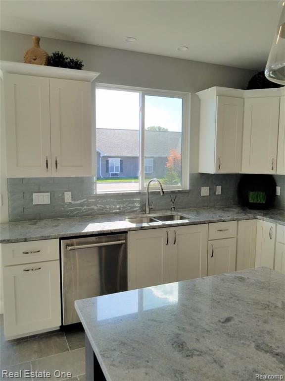 1954 Nottingham Drive Rochester Hills, MI 48307 - Photo 9 of 20