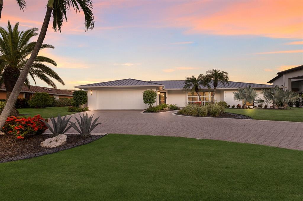 510 Putter Lane Longboat Key, FL 34228 - Photo 3 of 74