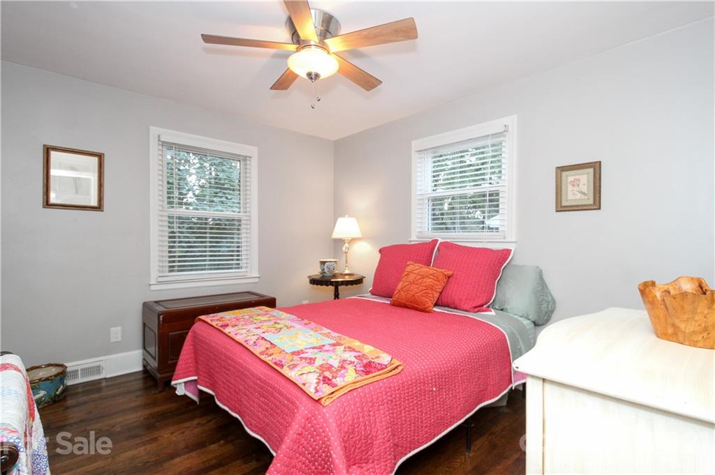 5052 Erickson Road, Unit 19 Charlotte, NC 28205 - Photo 13 of 24 Gallery Image 13