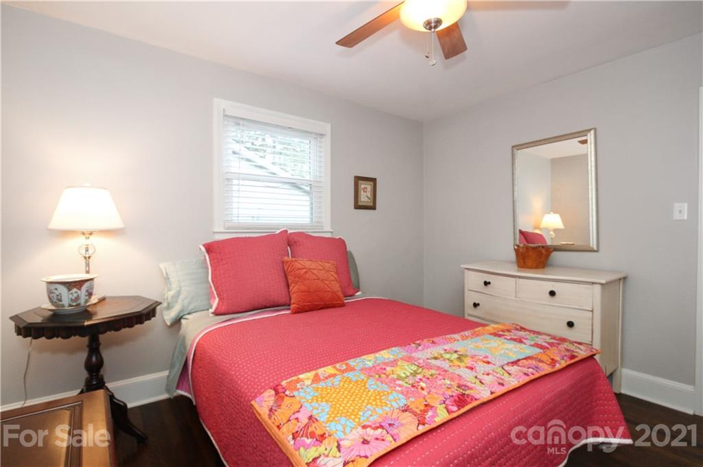 5052 Erickson Road, Unit 19 Charlotte, NC 28205 - Photo 14 of 24 Gallery Image 14