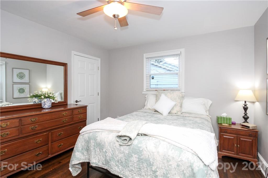 5052 Erickson Road, Unit 19 Charlotte, NC 28205 - Photo 19 of 24 Gallery Image 19