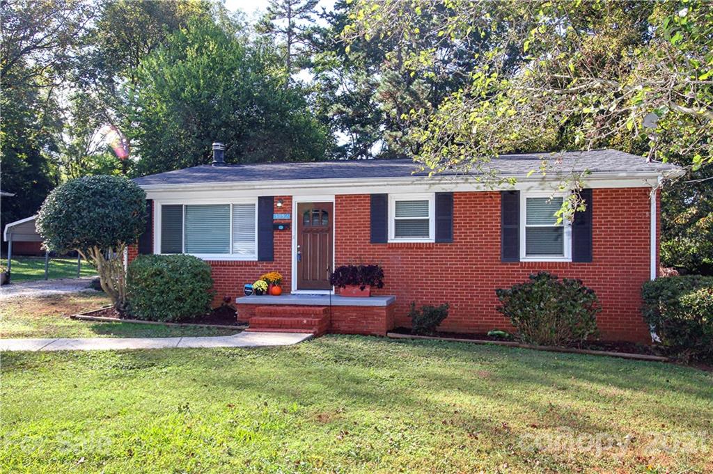 5052 Erickson Road, Unit 19 Charlotte, NC 28205 - Photo 2 of 24 Gallery Image 2