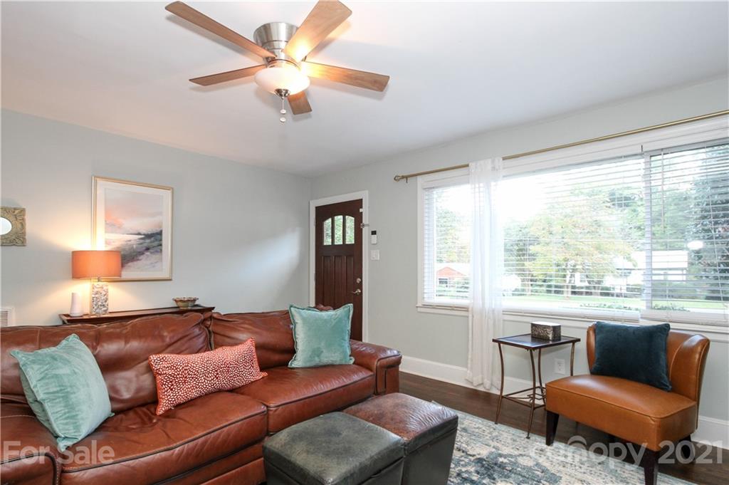 5052 Erickson Road, Unit 19 Charlotte, NC 28205 - Photo 5 of 24 Gallery Image 5