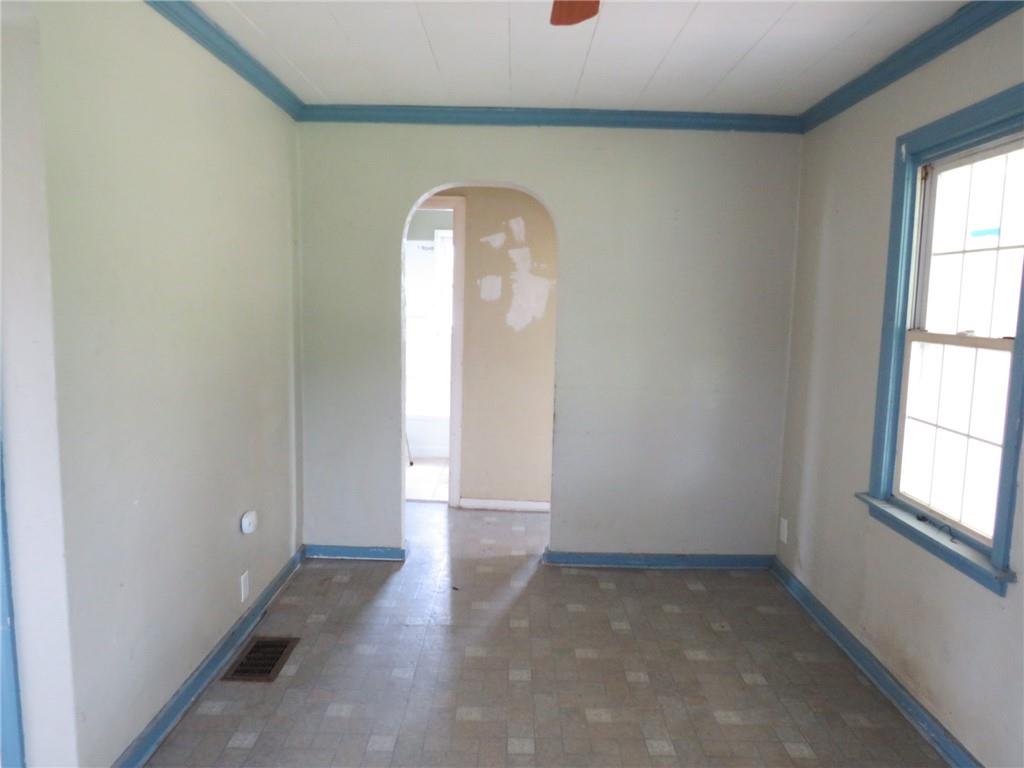 666 Ewing Street Washington, PA 15301 - Photo 5 of 22 an empty room with windows