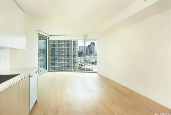 $2,800 | 1001 Queen Street, Unit 1107, Honolulu, HI 96814