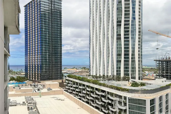 $2,800 | 1001 Queen Street, Unit 1107, Honolulu, HI 96814