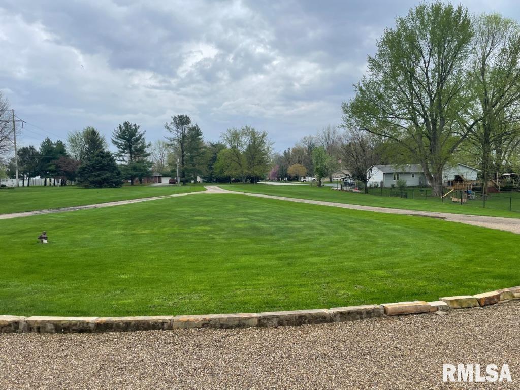 3721 Tuxhorn Road Springfield, IL 62712 - Photo 3 of 39