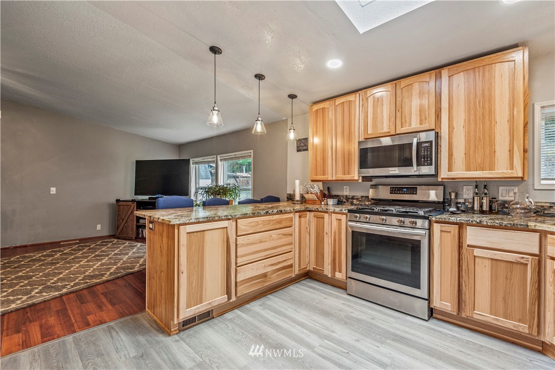 410 Highland Valley Road Morton, WA 98356 - Photo 4 of 37 Gallery Image 4