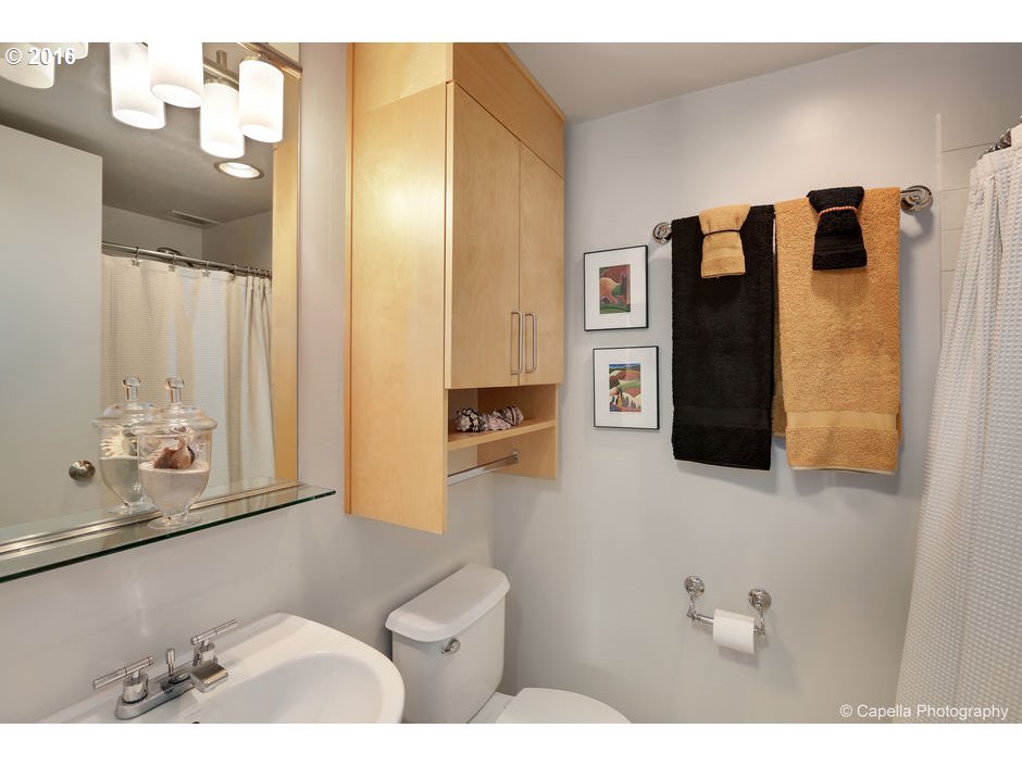 255 Southwest Harrison Street, Unit 19E Portland, OR 97201 - Photo 14 of 18 Gallery Image 14