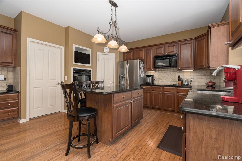 1911 Watson Circle Rochester, MI 48306 - Photo 24 of 67