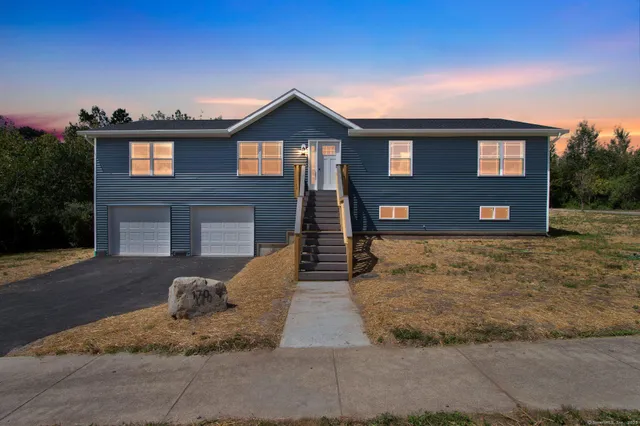 $499,000 | 170 Darcangelo Drive, Naugatuck, CT 06770