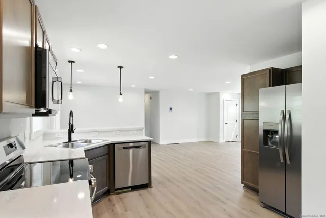 $480,000 | 170 Darcangelo Drive, Naugatuck, CT 06770