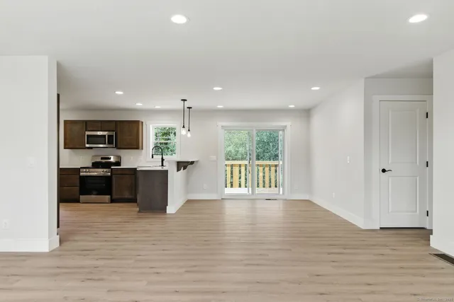 $480,000 | 170 Darcangelo Drive, Naugatuck, CT 06770