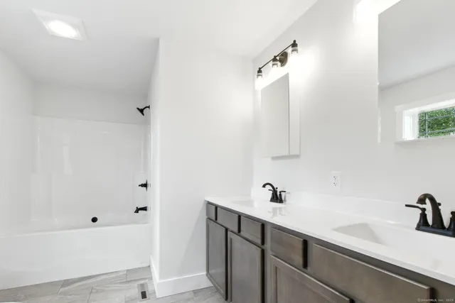 $480,000 | 170 Darcangelo Drive, Naugatuck, CT 06770