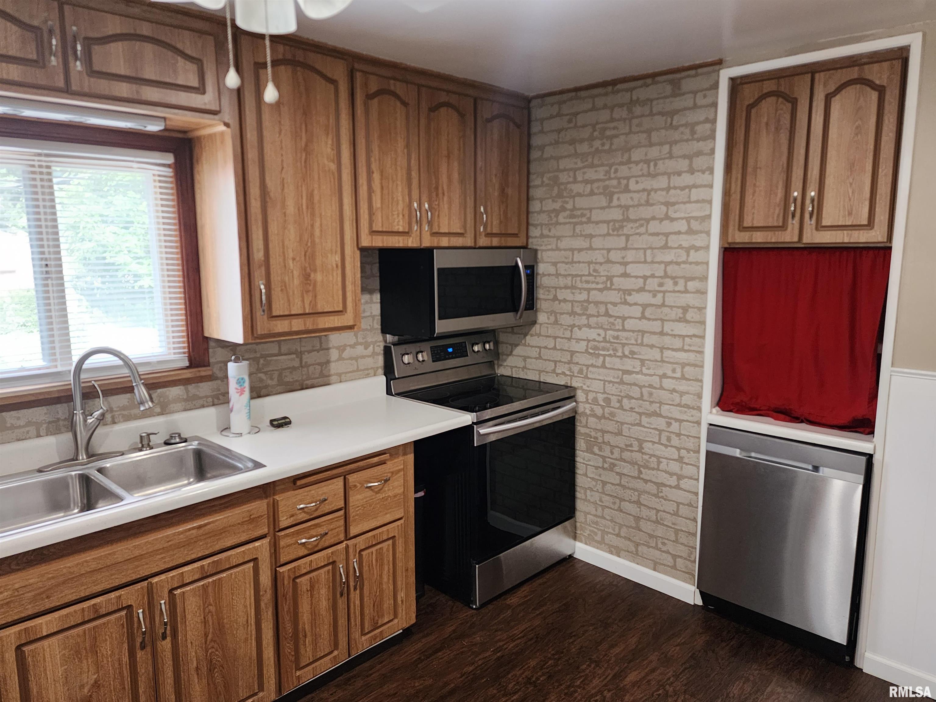 2537 Holmes Avenue Springfield, IL 62704 - Photo 14 of 34