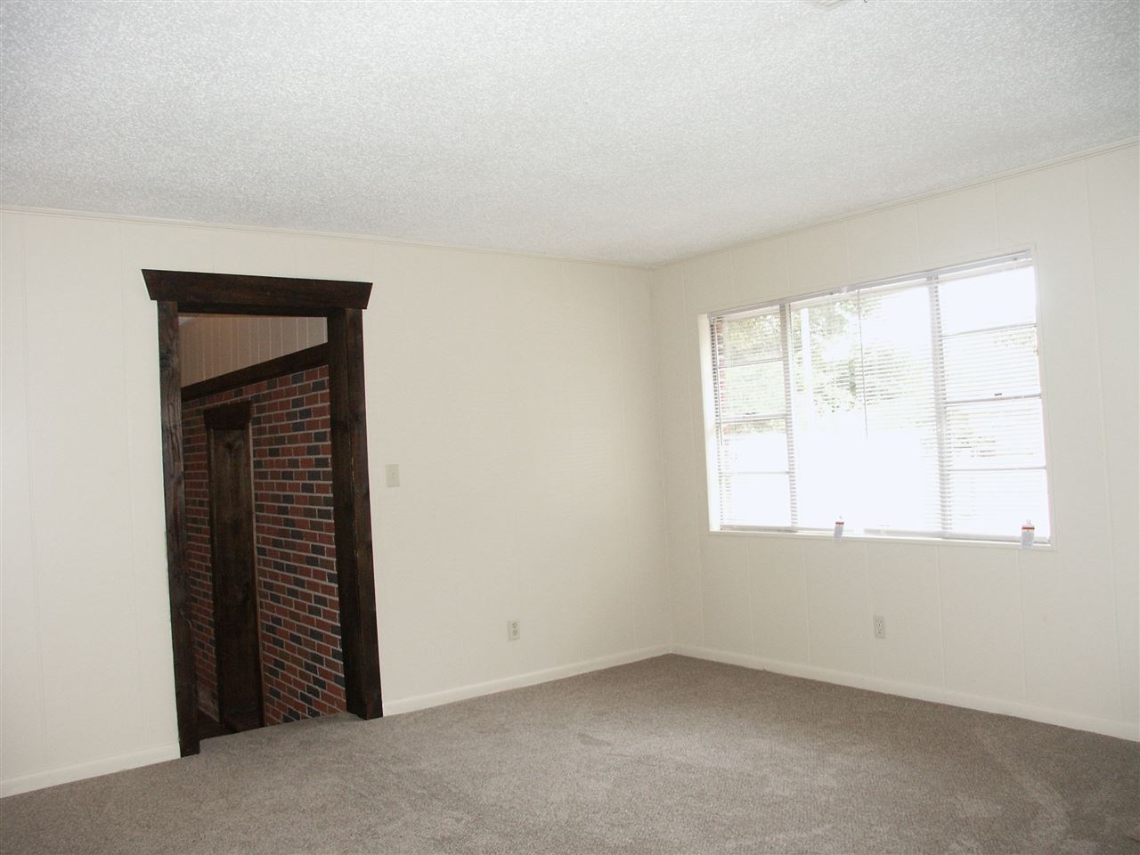 13204 4th Street Lillian, AL 36549 - Photo 11 of 19 Living Area
