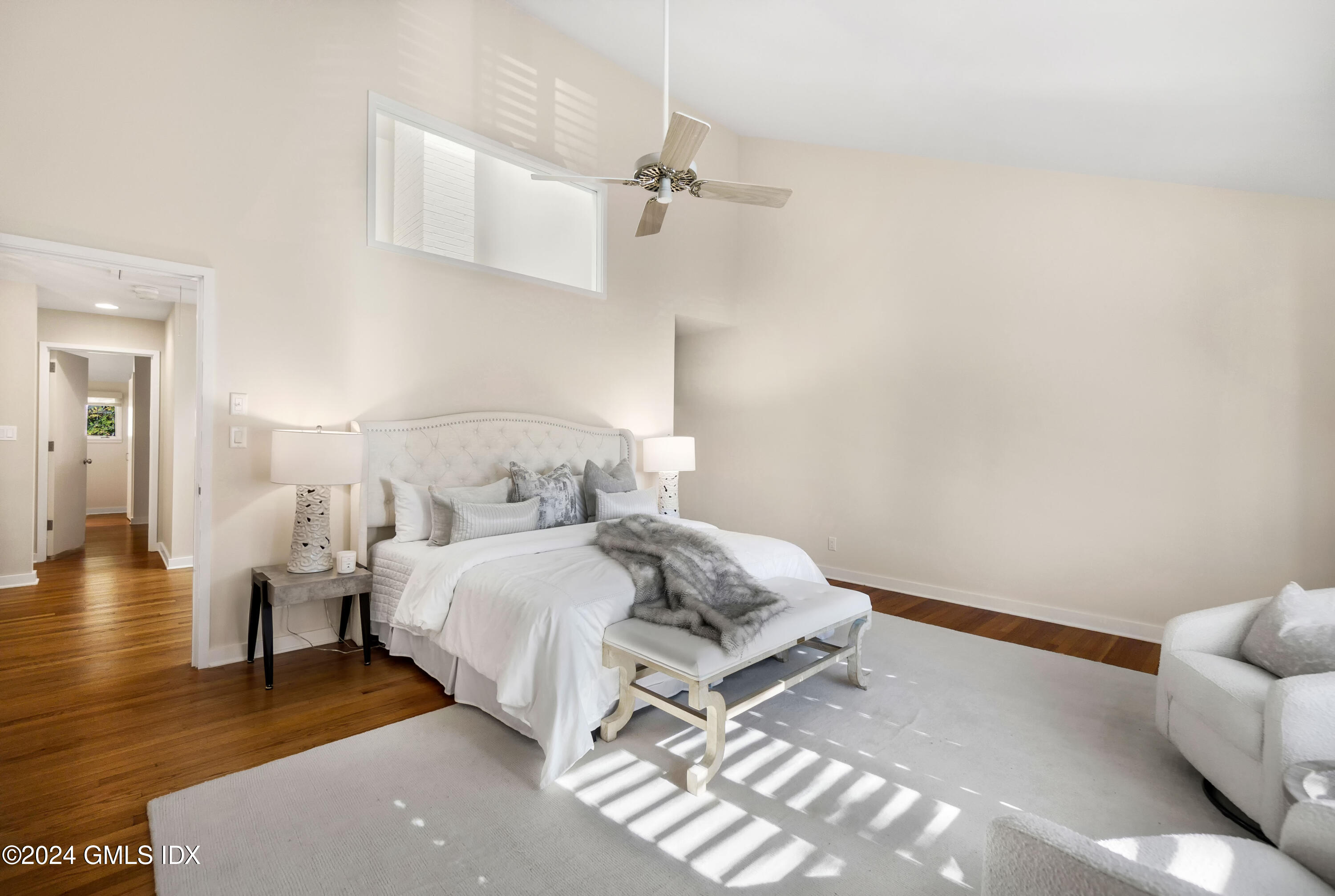 101 Lewis Street, Unit I Greenwich, CT 06830 - Photo 12 of 17 Primary to Hall and high ceiling