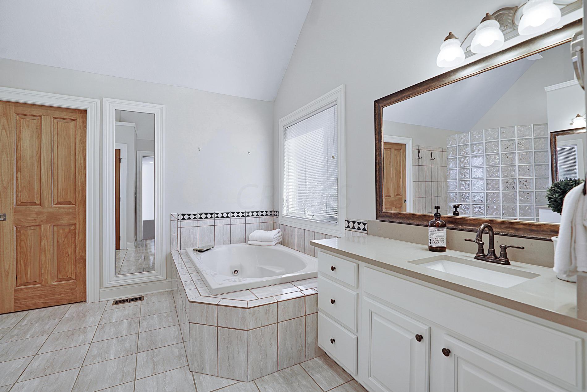 8273 Rookery Way Westerville, OH 43082 - Photo 24 of 49 Gallery Image 24