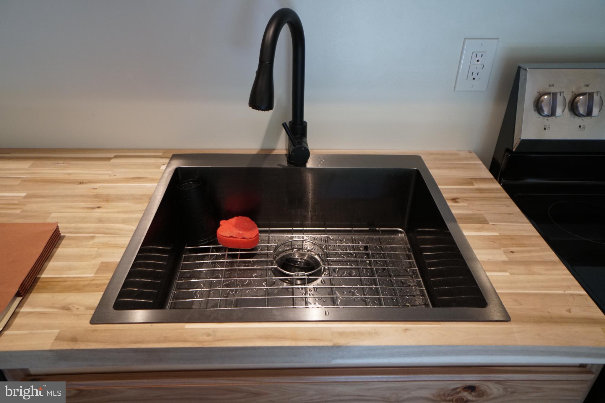 789 Upper South Branch Road Franklin, WV 26807 - Photo 20 of 50 a close view of appliances