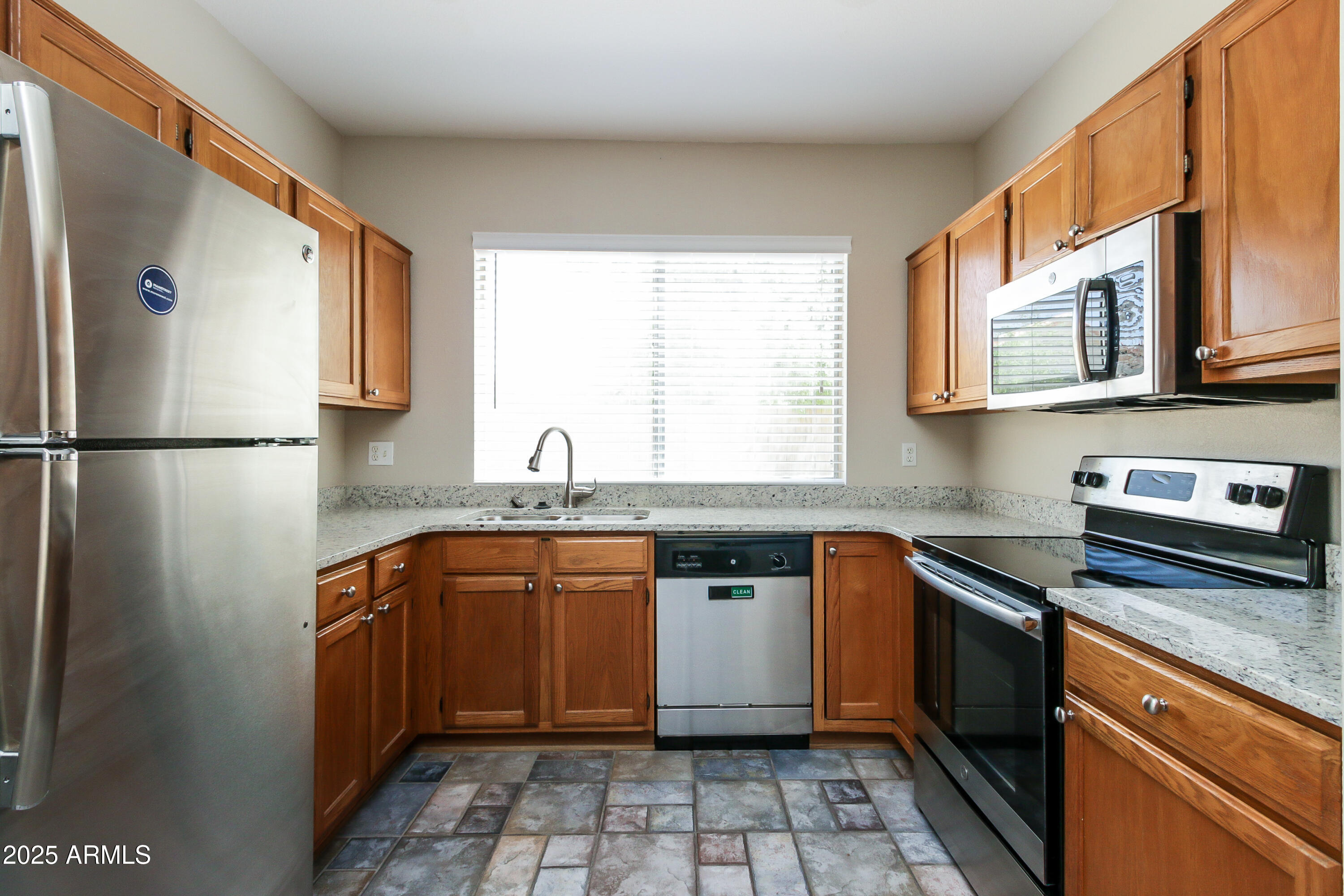 1033 North Arvada Mesa, AZ 85205 - Photo 7 of 17 008-photo-kitchen-7230495